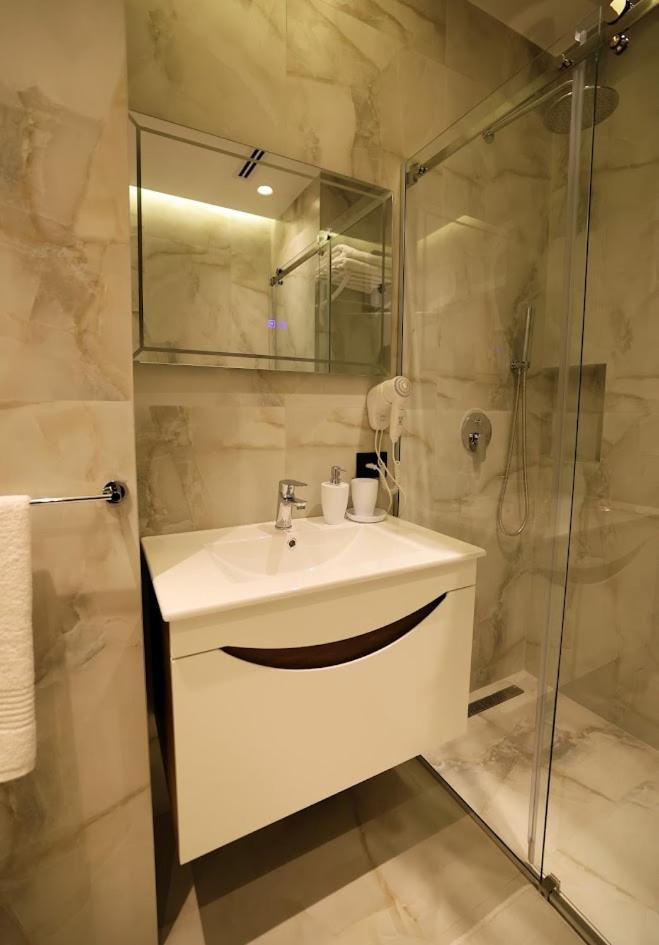Tempo Studios Tirana Exteriör bild