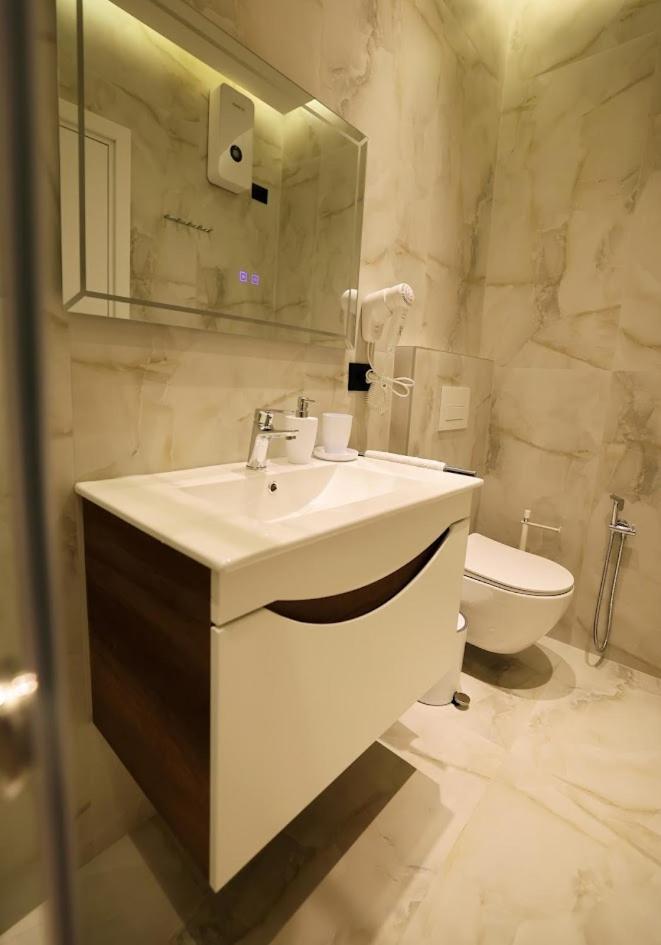 Tempo Studios Tirana Exteriör bild